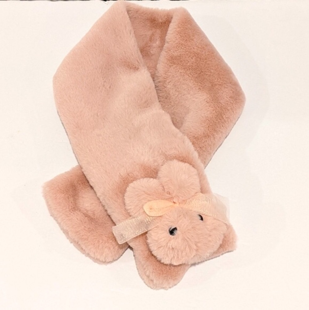 NWT Miniso Life women’s rabbit plush scarf